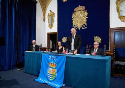 12. El presidente resume las palabras del orador