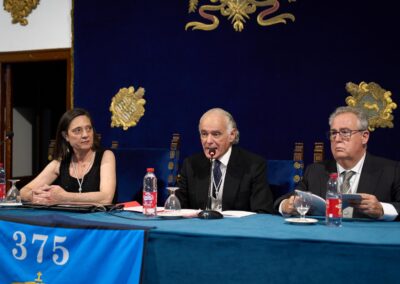 13. El presidente hace el balance del curso