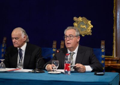 2. El secretario da lectura al acta del acuerdo sobre la clausura del curso