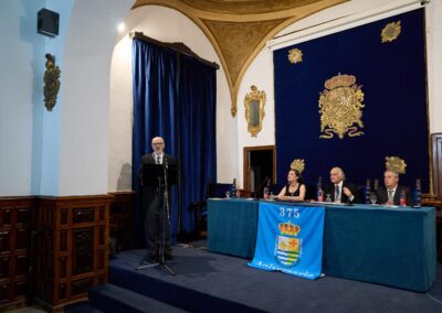 3. El presidente da la palabra al orador