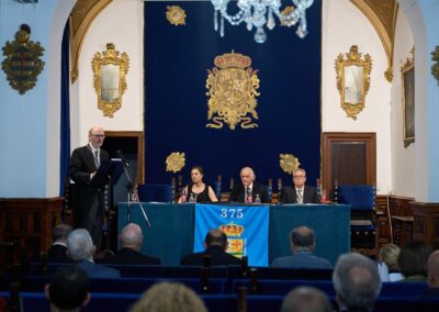 4. Antonio Chicharro da comienzo a la lectura del discurso de clausura